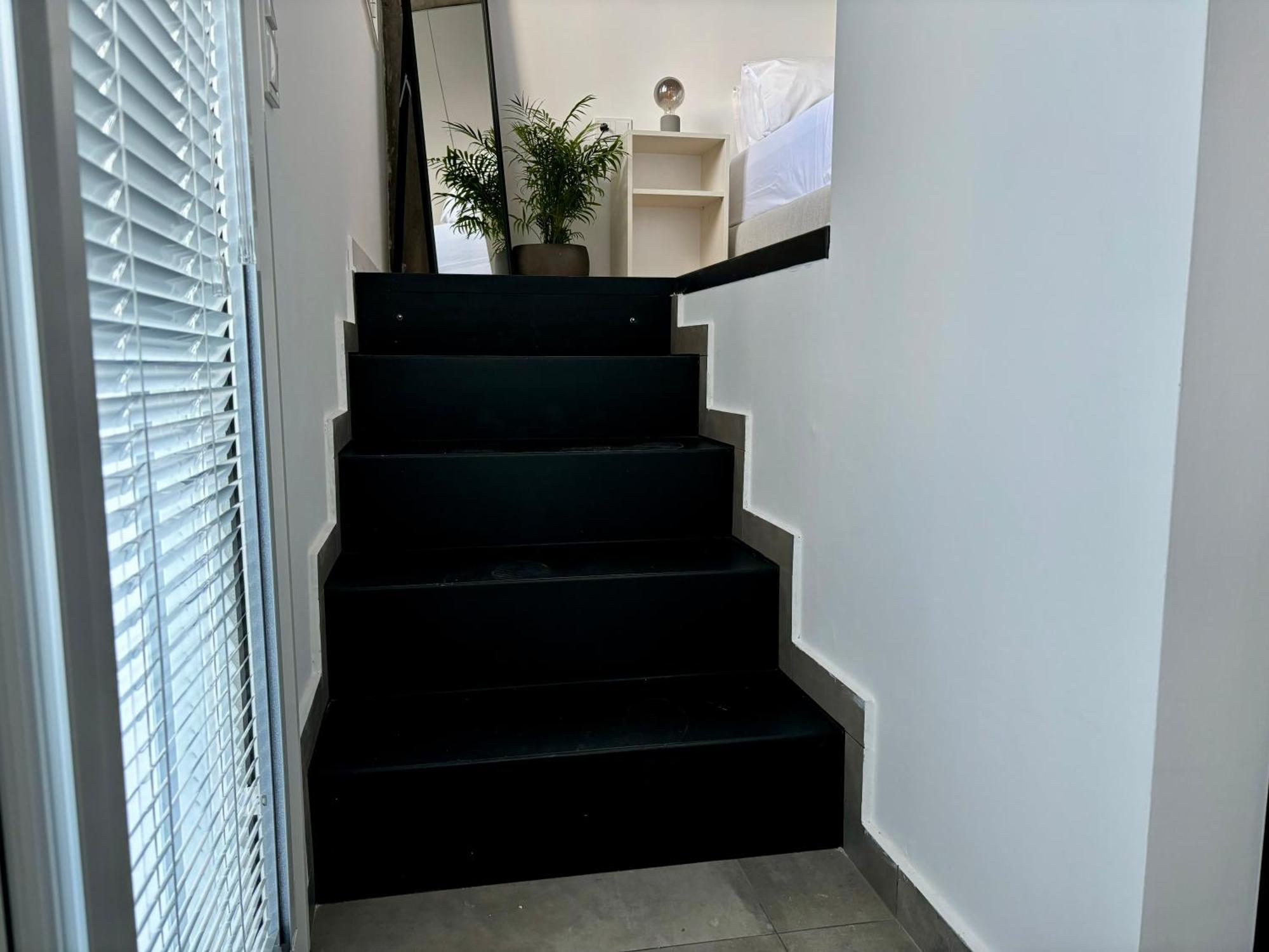 Industrial Loft Comfort Living Ираклион Экстерьер фото
