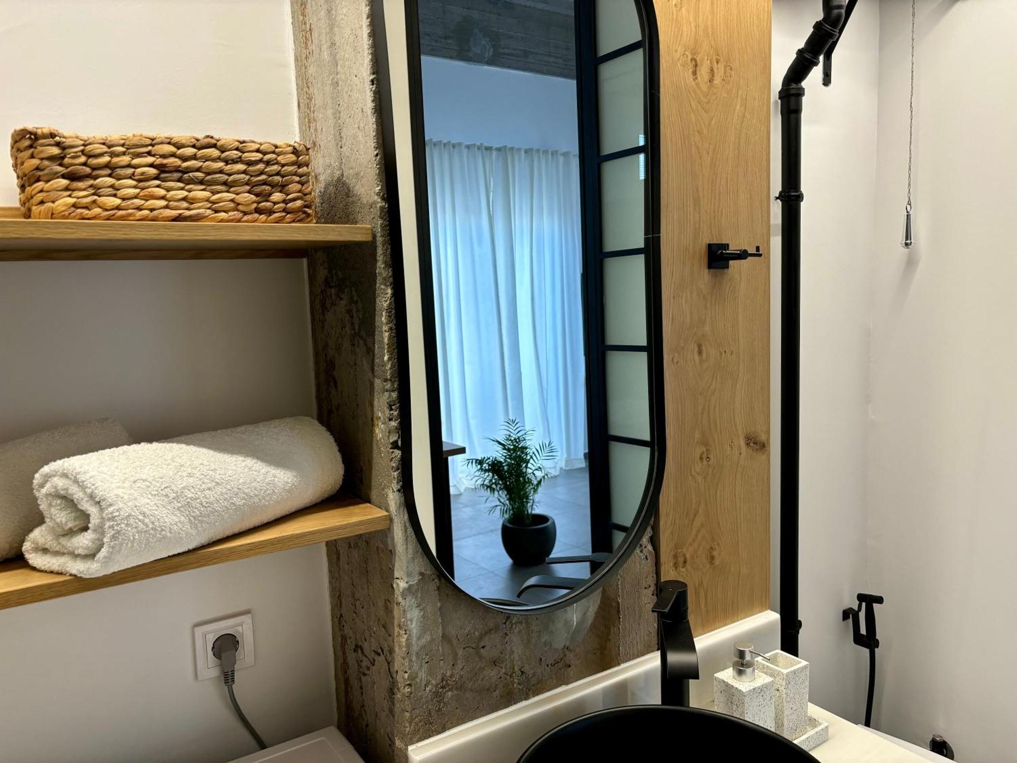 Industrial Loft Comfort Living Ираклион Экстерьер фото