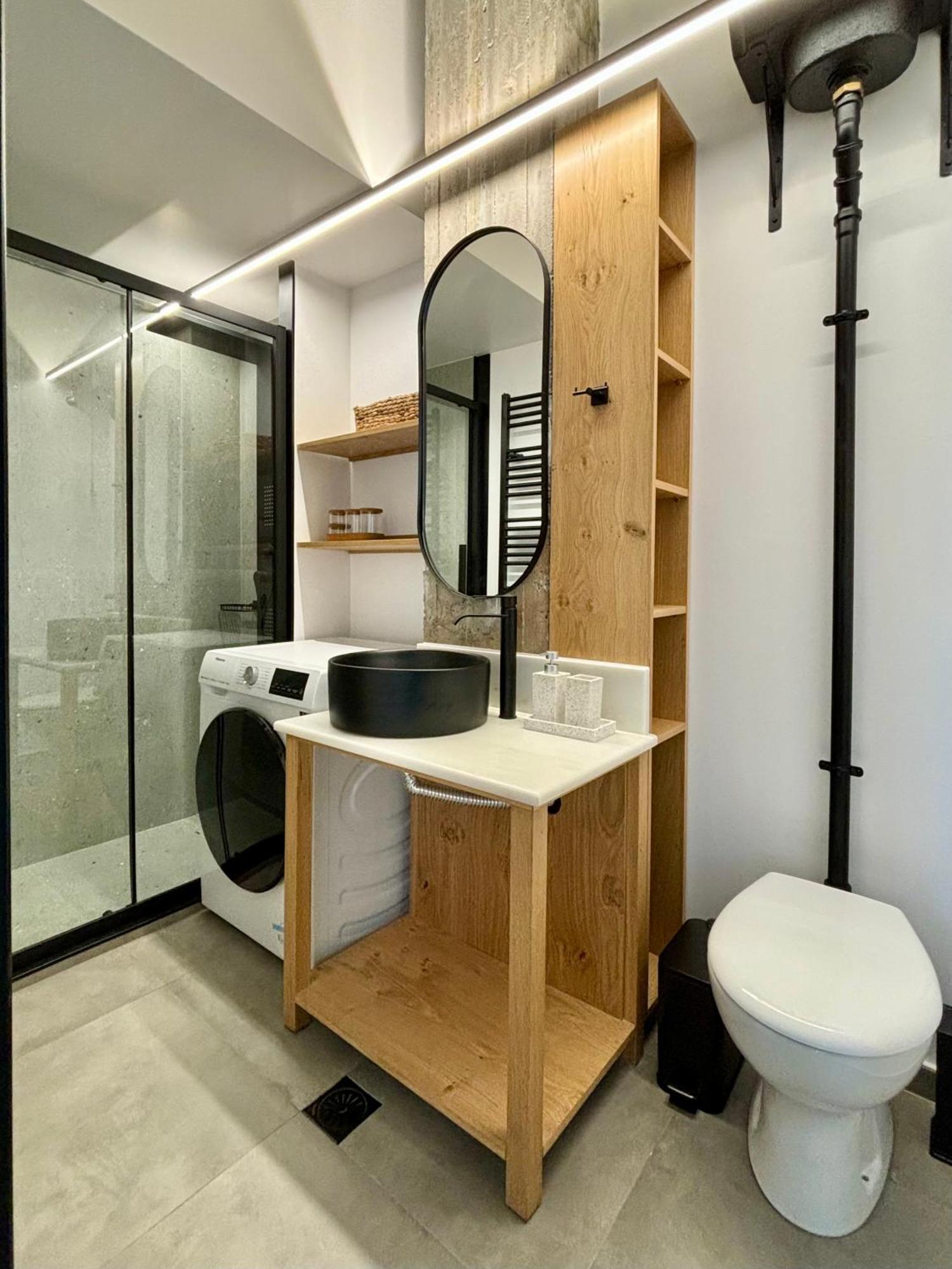 Industrial Loft Comfort Living Ираклион Экстерьер фото